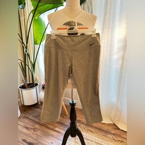 Nike 3/4 length workout pant